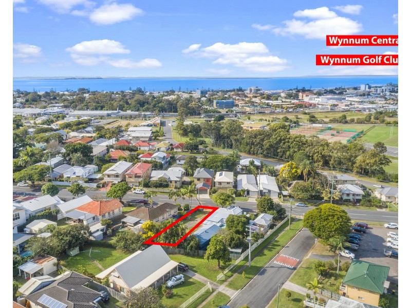 82 Stradbroke Avenue, Wynnum QLD 4178