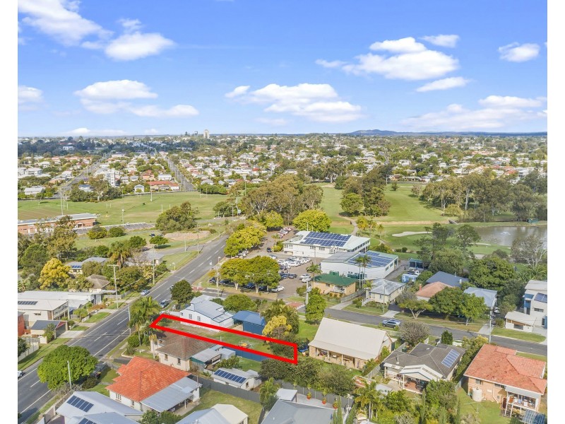 82 Stradbroke Avenue, Wynnum QLD 4178