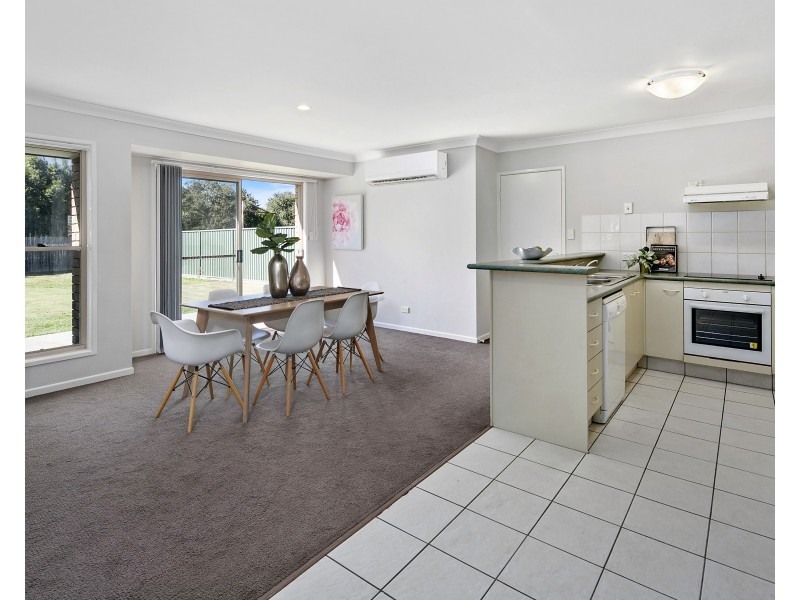 12 School Road, Wynnum West QLD 4178