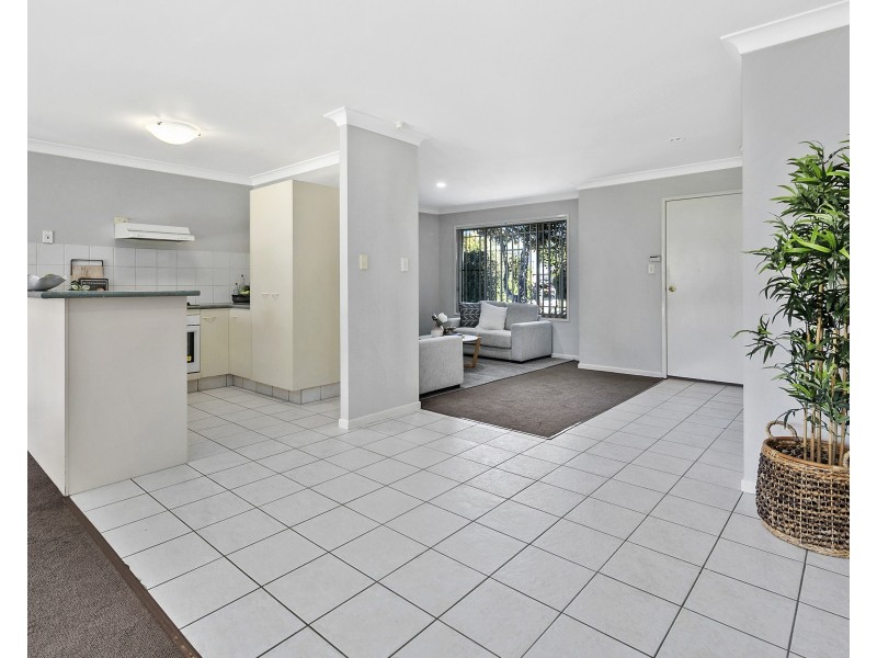 12 School Road, Wynnum West QLD 4178