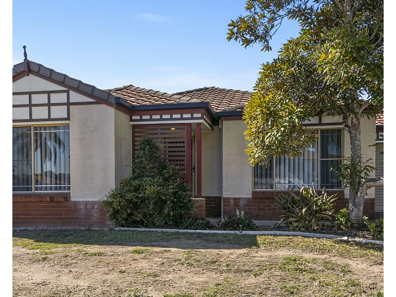 12 School Road, Wynnum West QLD 4178