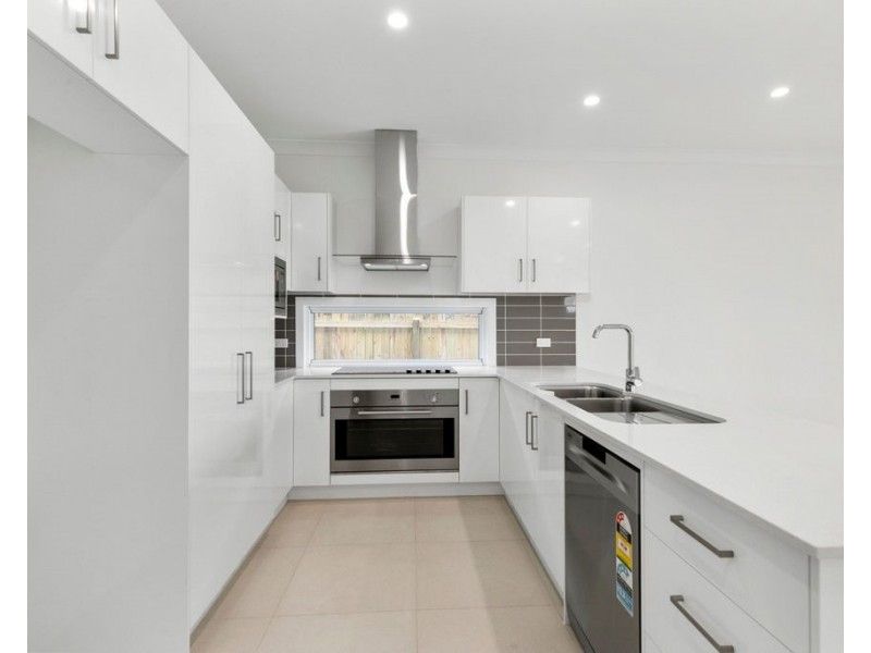 17 Wells Place, Wynnum West QLD 4178
