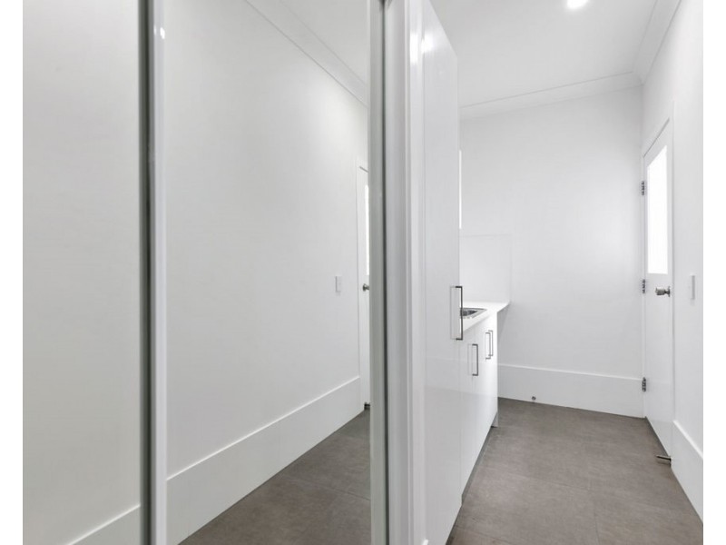 17 Wells Place, Wynnum West QLD 4178