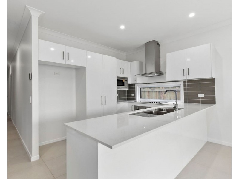 17 Wells Place, Wynnum West QLD 4178