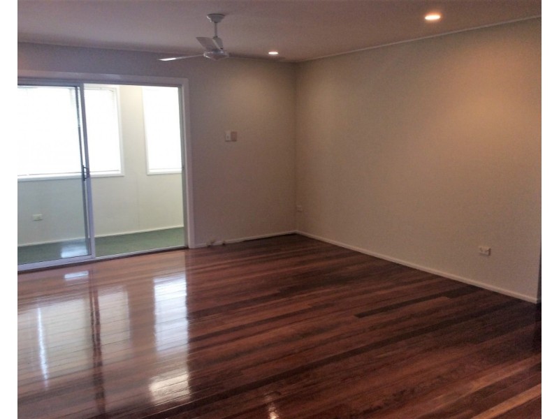 93 Malabar St, Wynnum West QLD 4178