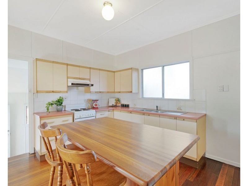 2304 Wynnum Road, Wynnum QLD 4178