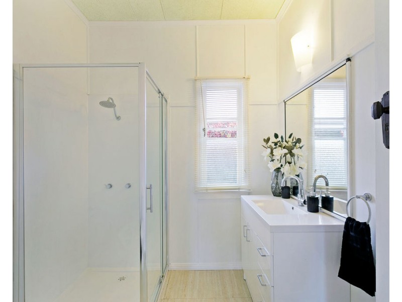 2304 Wynnum Road, Wynnum QLD 4178