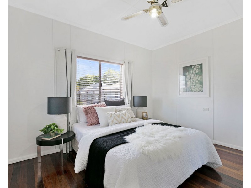 2304 Wynnum Road, Wynnum QLD 4178