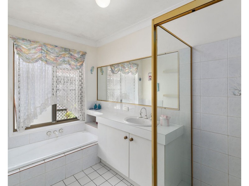 35 Network Drive, Wynnum West QLD 4178