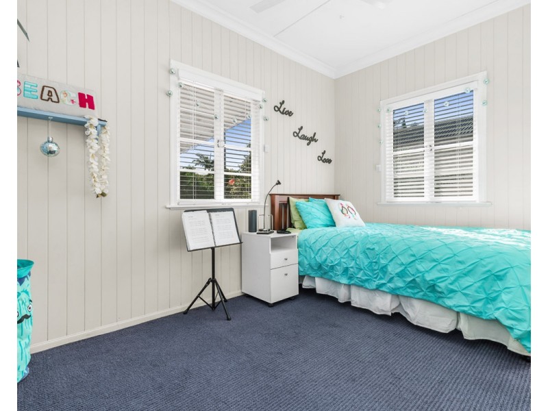 97 Kamarin Street, Manly West QLD 4179