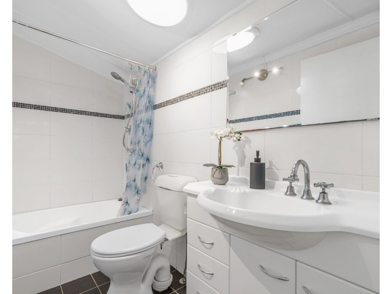97 Kamarin Street, Manly West QLD 4179