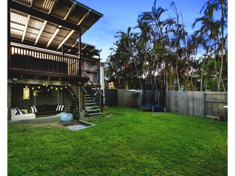 13 Ryder Street, Wynnum QLD 4178