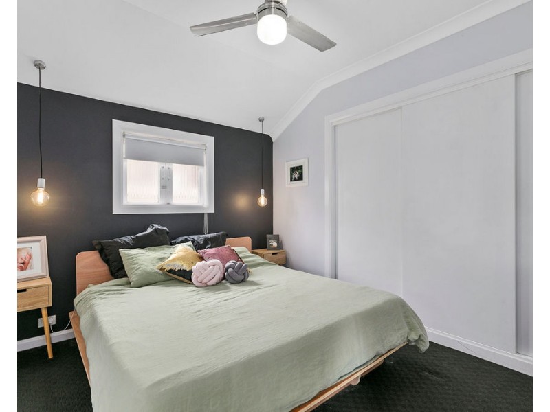 19 Sibley Road, Wynnum West QLD 4178