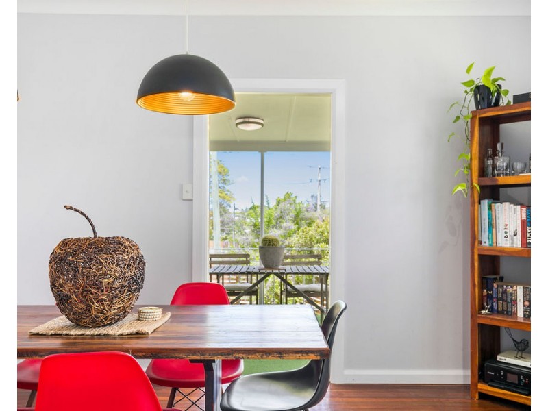 19 Sibley Road, Wynnum West QLD 4178