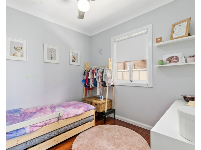 19 Sibley Road, Wynnum West QLD 4178