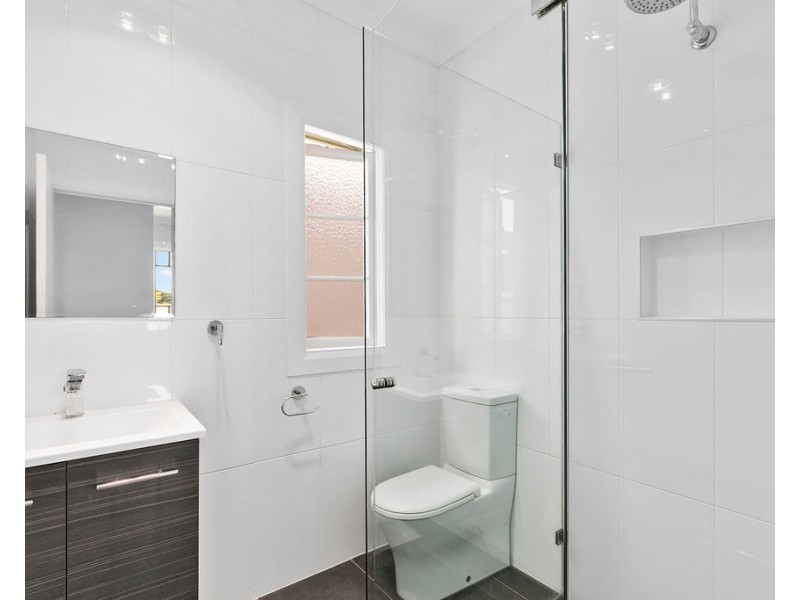 19 Sibley Road, Wynnum West QLD 4178