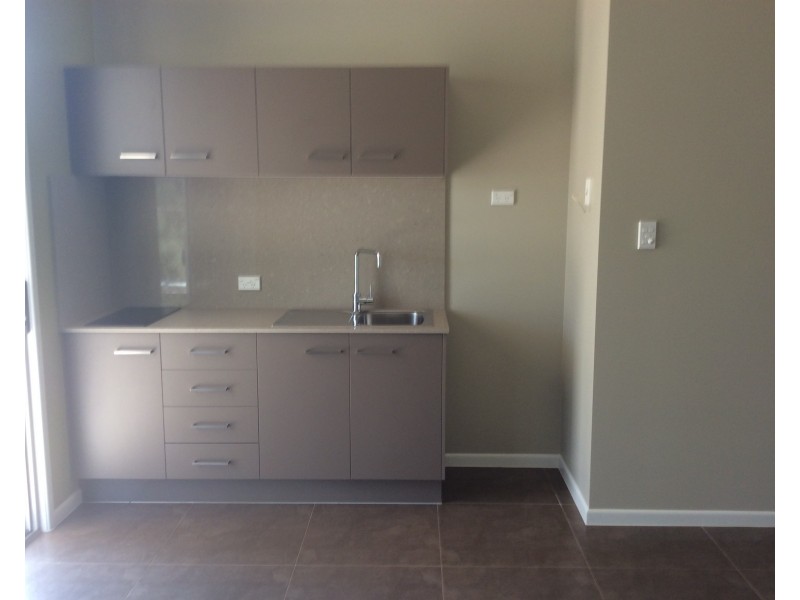 713 Esplanade, Lota QLD 4179