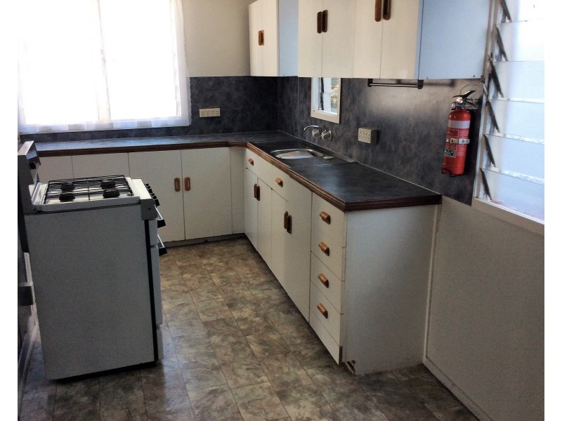 771 Esplanade, Lota QLD 4179