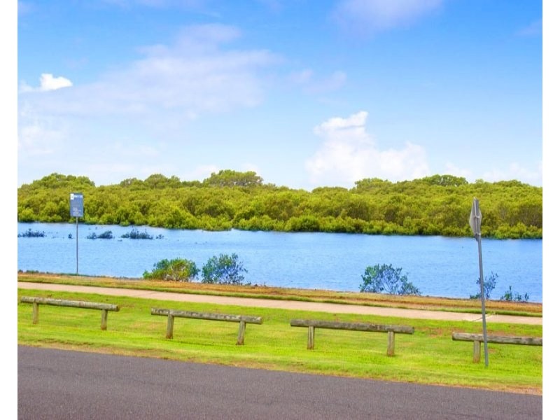 771 Esplanade, Lota QLD 4179