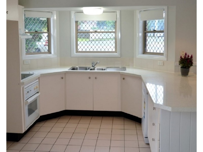 1/38 Cardigan Parade, Manly QLD 4179