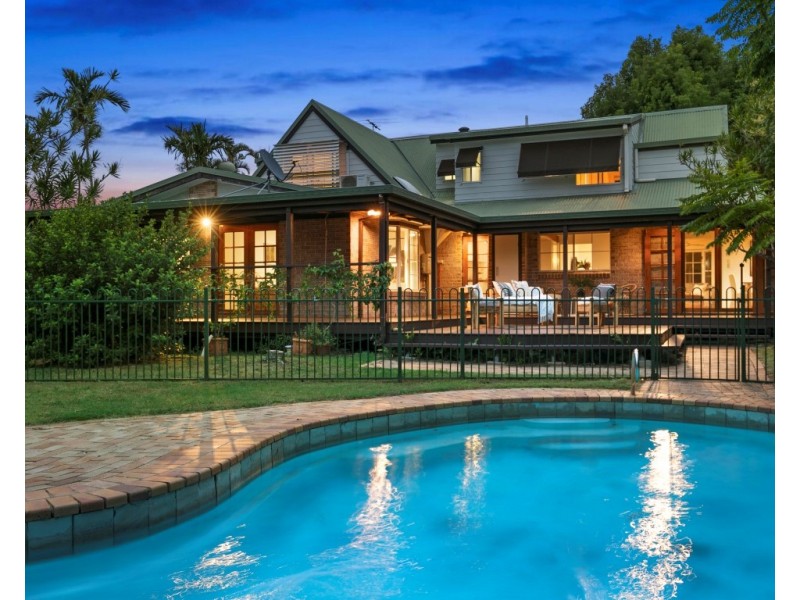 54 Duncan Street, Wynnum West QLD 4178