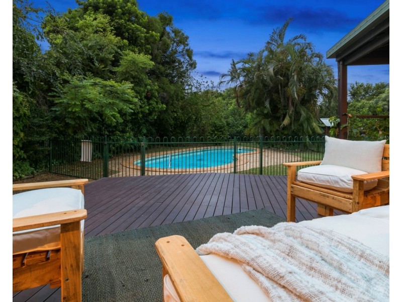 54 Duncan Street, Wynnum West QLD 4178