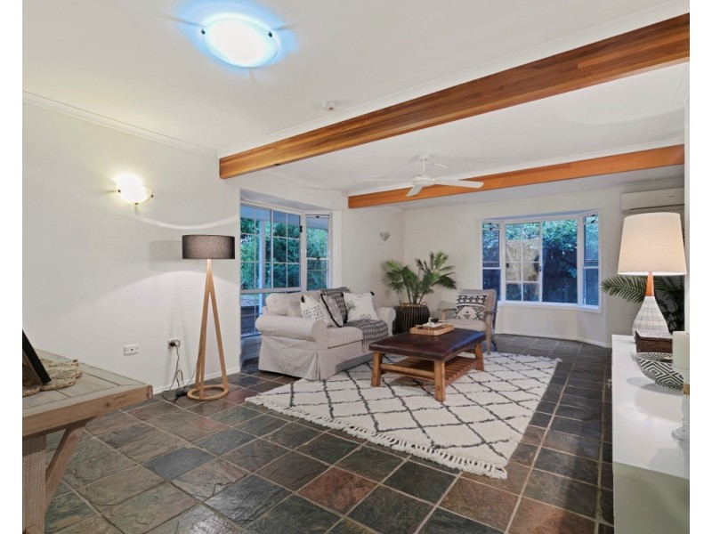 54 Duncan Street, Wynnum West QLD 4178