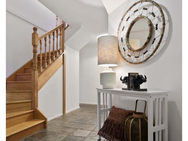 54 Duncan Street, Wynnum West QLD 4178