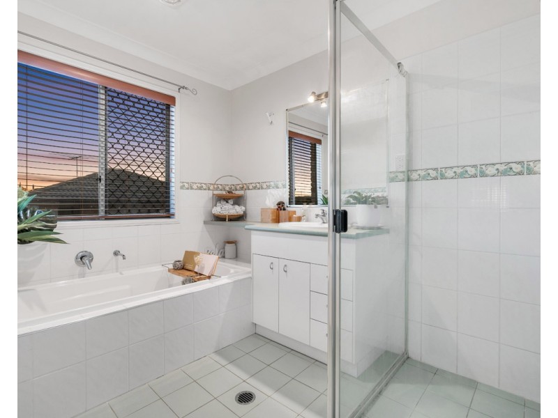 17  Gordon Crescent, Wakerley QLD 4154
