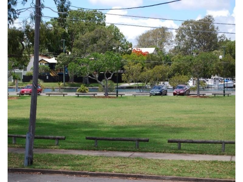 15 Glenora Street, Wynnum QLD 4178