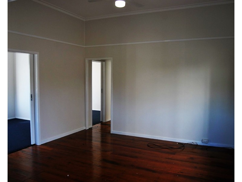 15 Glenora Street, Wynnum QLD 4178