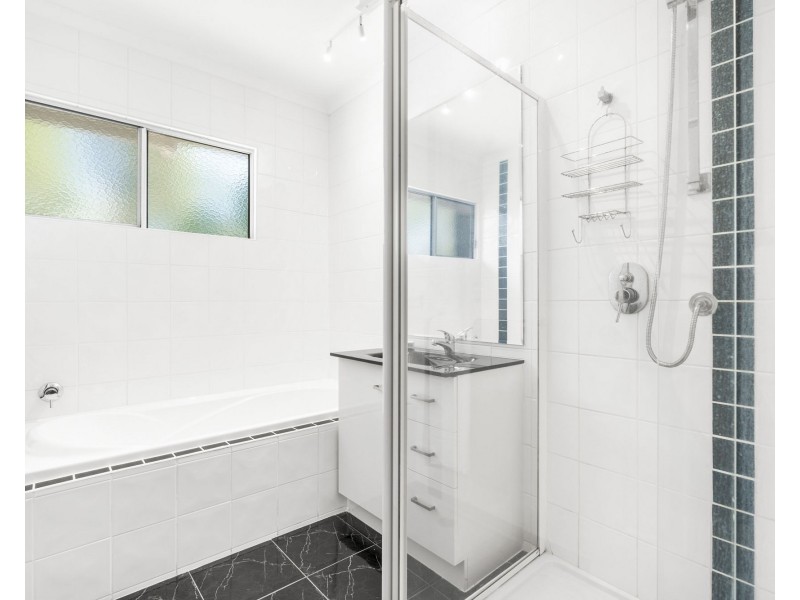 17 Heymer Street, Wynnum QLD 4178