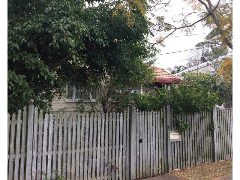 86 Gordon Parade, Manly QLD 4179