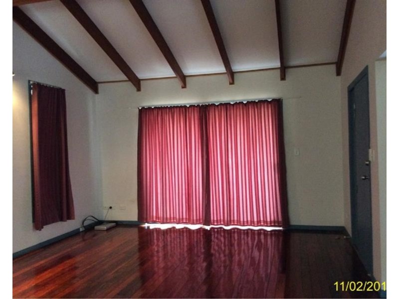 1 Boreen Street, Point Lookout QLD 4183