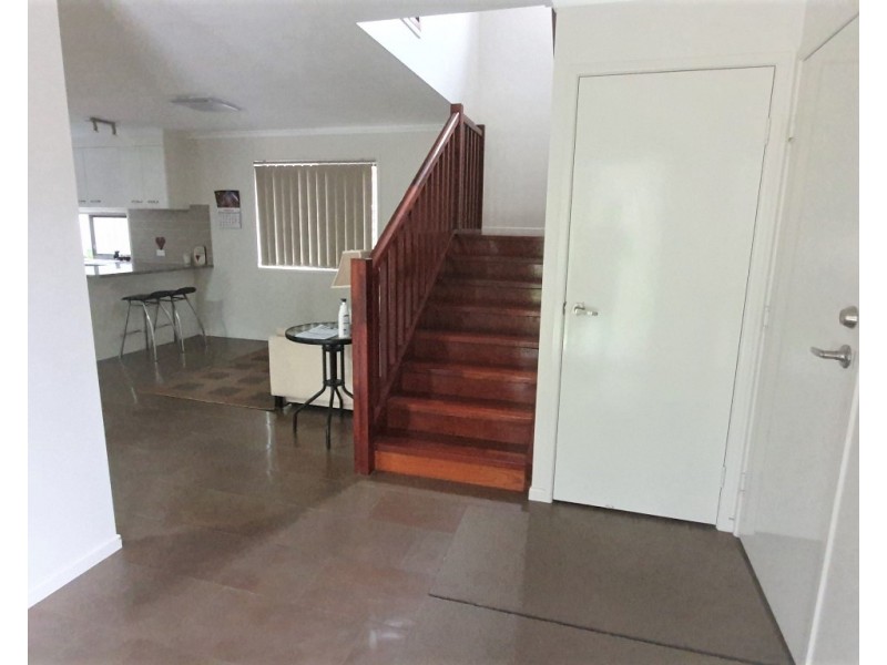 6 Wirra Circuit, Wynnum West QLD 4178