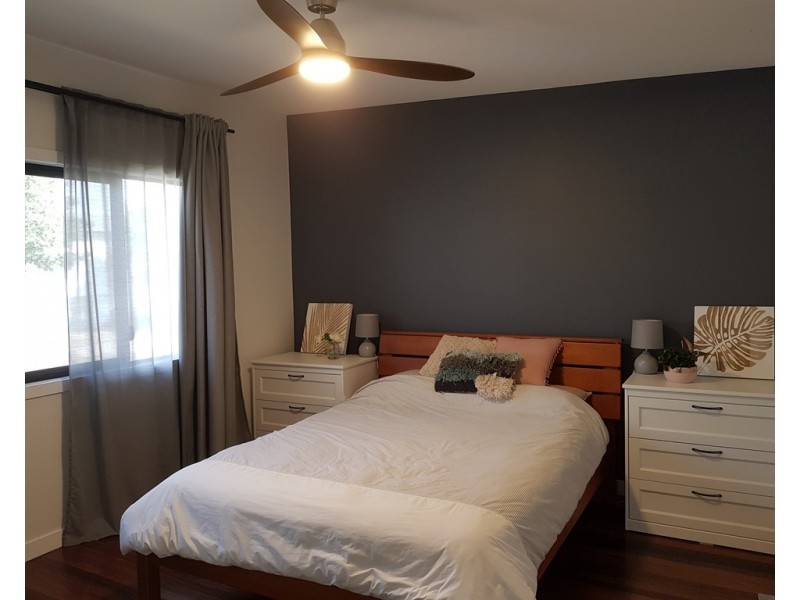 8  Wolsey Parade, Wynnum QLD 4178