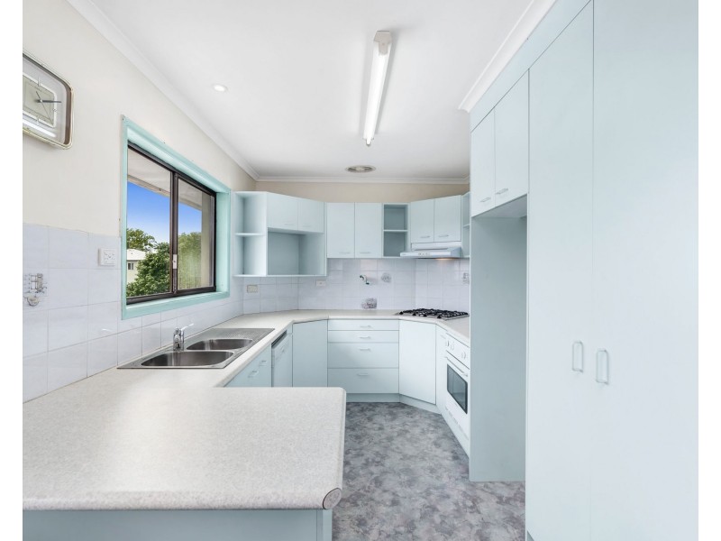 11 Greggor Street, Wynnum West QLD 4178