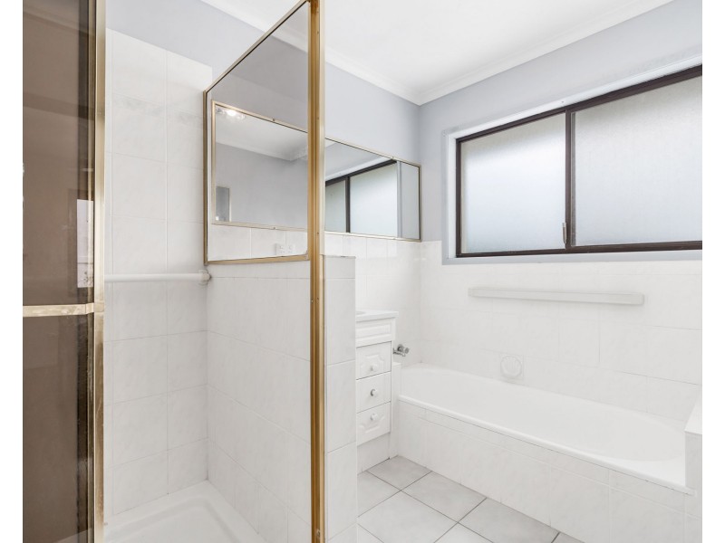 11 Greggor Street, Wynnum West QLD 4178