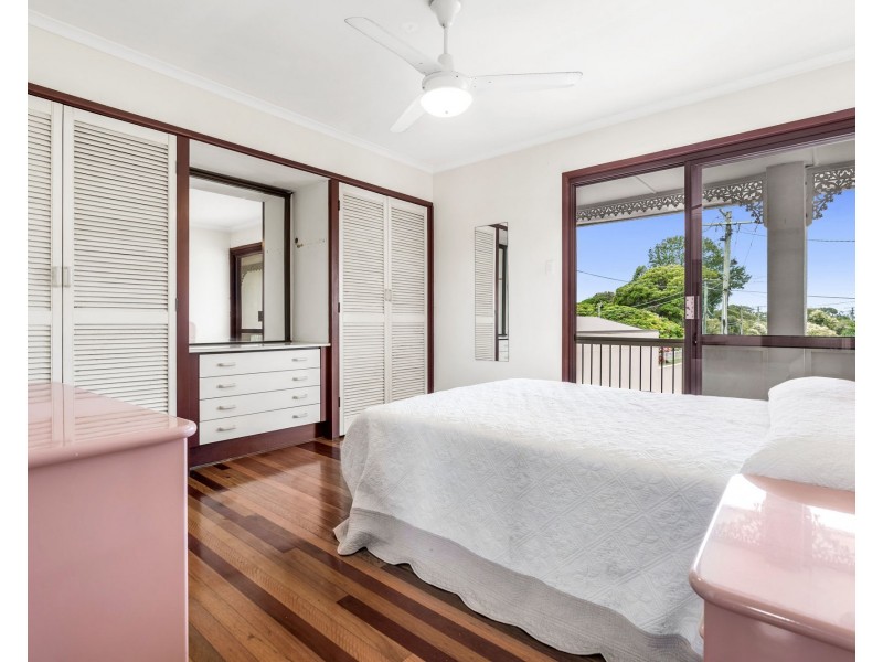11 Greggor Street, Wynnum West QLD 4178