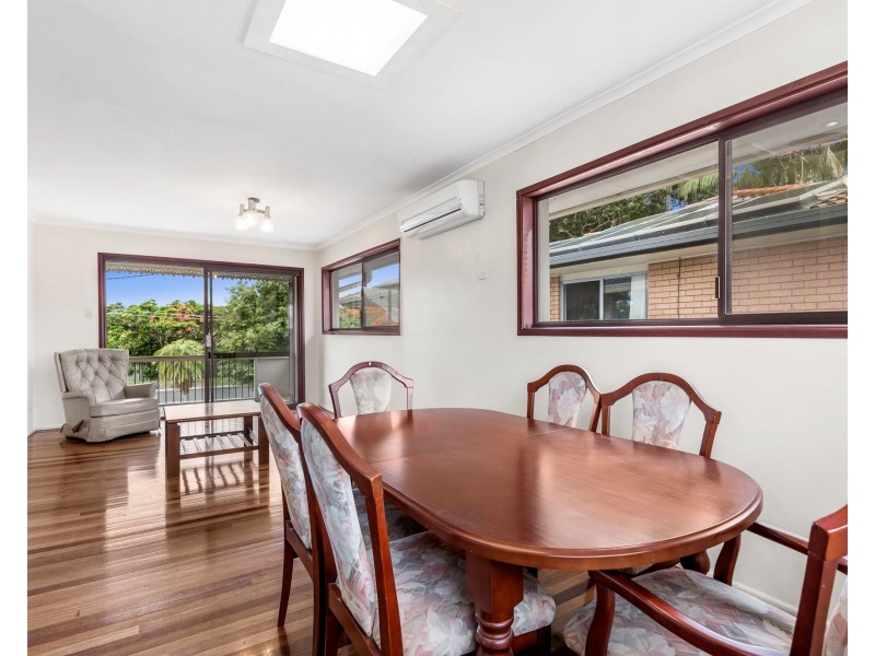 11 Greggor Street, Wynnum West QLD 4178