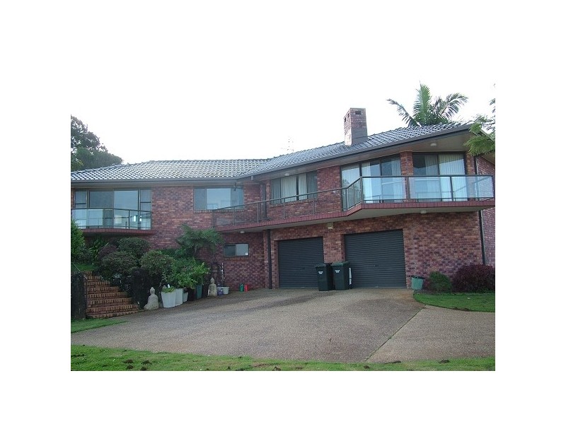 8 The Parapet, Banora Point NSW 2486