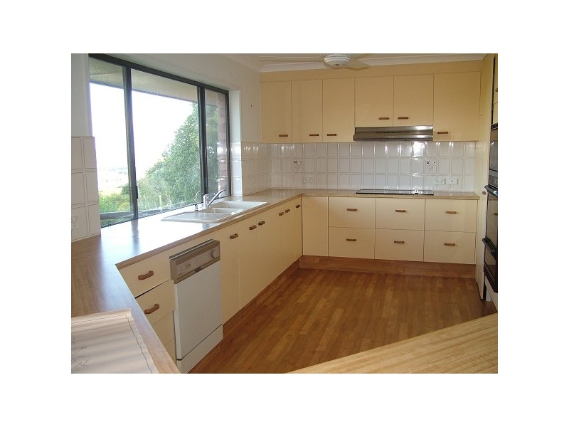 8 The Parapet, Banora Point NSW 2486