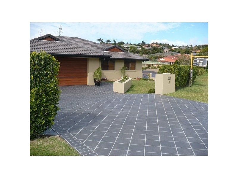 7 Comenara Crescent, Banora Point NSW 2486