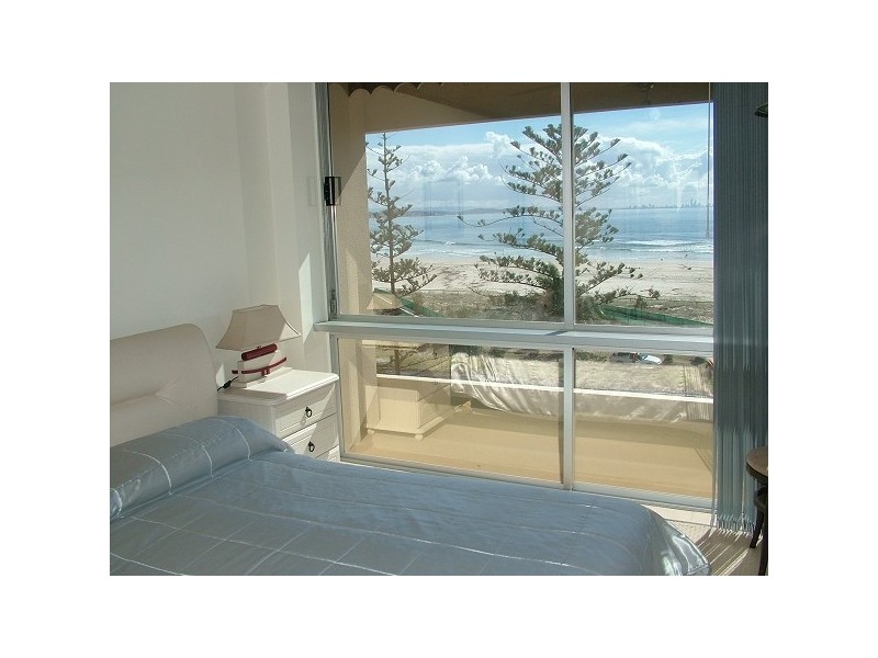 17/130 Marine Parade, Coolangatta QLD 4225