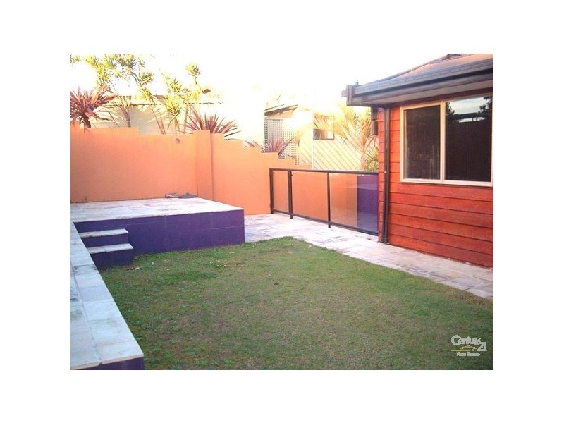 28 Bob Barnard Drive, Tugun QLD 4224