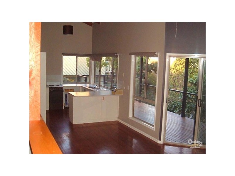 28 Bob Barnard Drive, Tugun QLD 4224