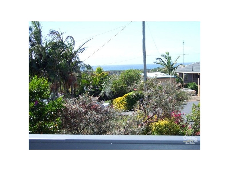 2/11 Allamanda Avenue, Banora Point NSW 2486