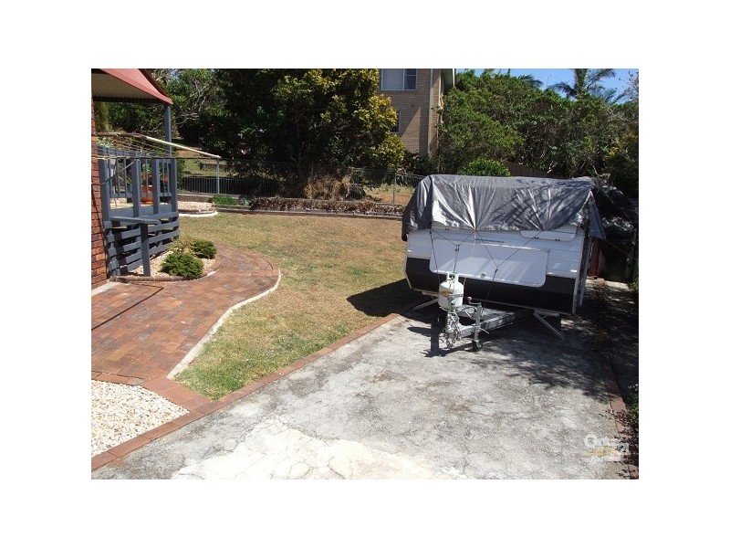 2/11 Allamanda Avenue, Banora Point NSW 2486