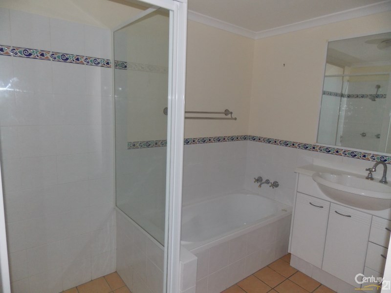 2/32 Dutton Street, Coolangatta QLD 4225