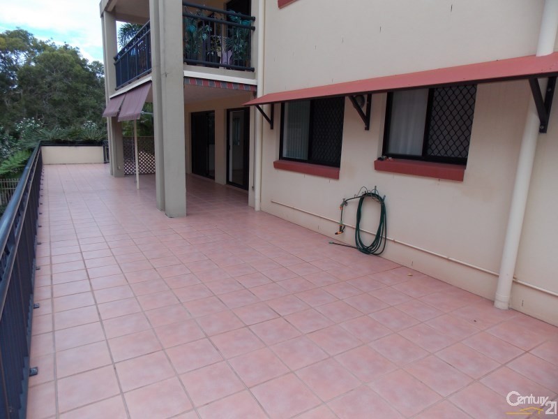 2/32 Dutton Street, Coolangatta QLD 4225